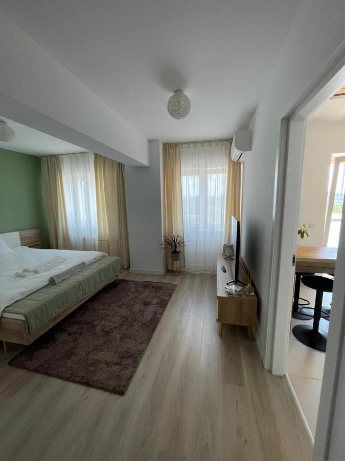 Lara 65 - Cozy & Modern Apartment @ Conest Jászvásár Kültér fotó