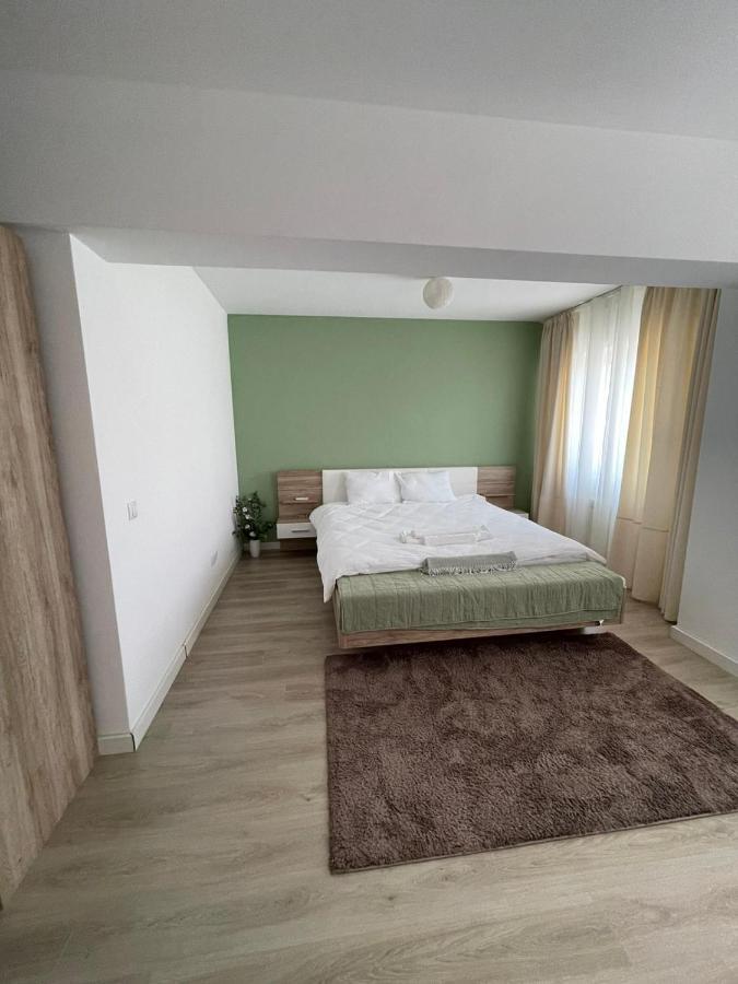 Lara 65 - Cozy & Modern Apartment @ Conest Jászvásár Kültér fotó